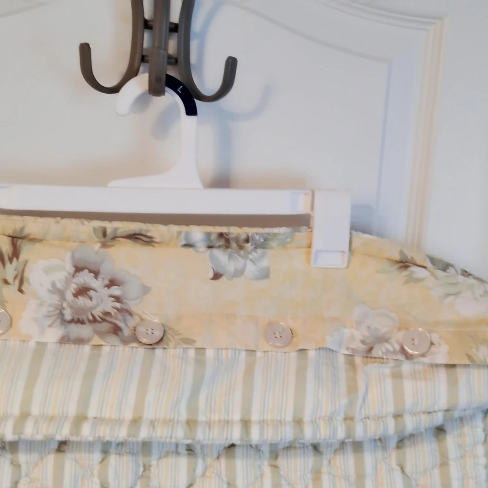 RESTORATION HARDWARE EURO QUILTED YELLOW/BLUE FLORAL SHAMS 26X26 QUITE LUXURY